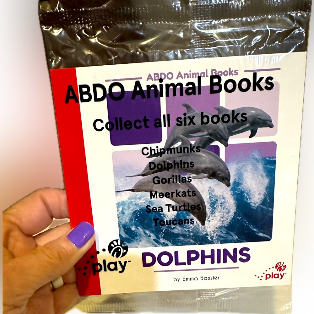 ABDO ANIMAL BOOKS DOLPHINS CHICK FIL A KIDS MEAL PREMIUM PROMOTION COLLECTIBLE